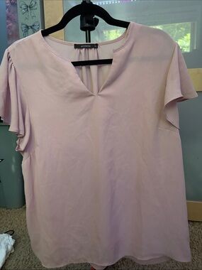 AconyA Short Flutter Sleeve V-Neck Blouse in Pale Pink